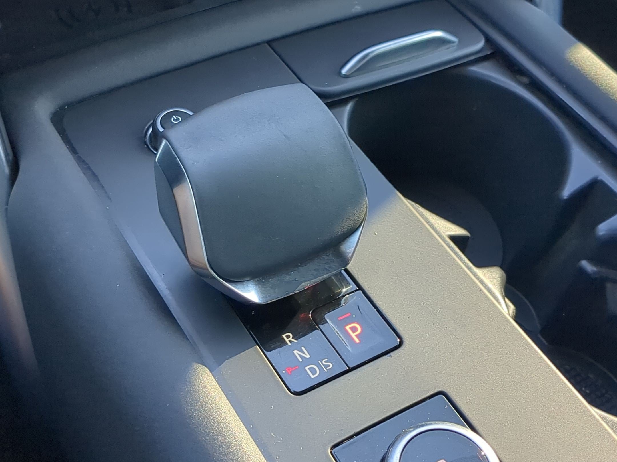 Used 2022 Land Rover Discovery HSE R-Dynamic AWD/4WD image 25