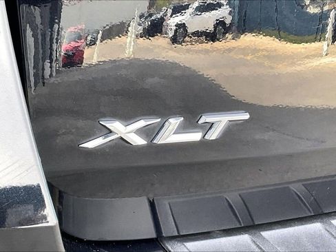 Used 2020 Ford Explorer XLT w/ Equipment Group 202A image 8