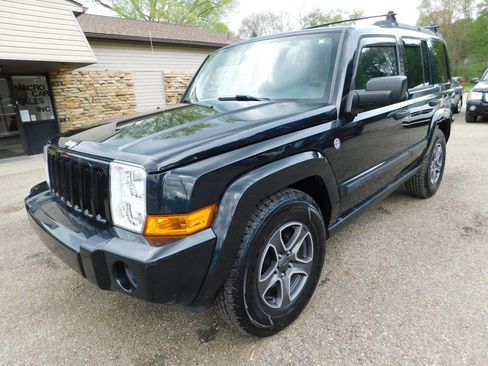 Used 2006 Jeep Commander 4WD w/ Popular Equipment Group image 4