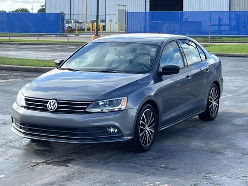 Used 2015 Volkswagen Jetta Sport FWD image 5