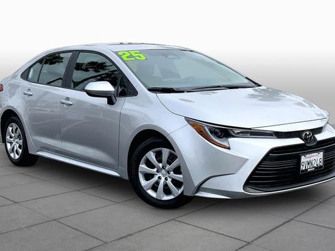 Certified 2025 Toyota Corolla LE image 2