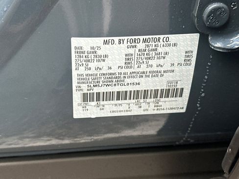 New 2026 Lincoln Aviator Reserve w/ Jet Appearance Package RWD image 24
