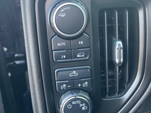 Used 2022 Chevrolet Silverado 1500 Custom AWD/4WD image 13