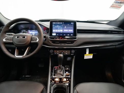 New 2026 Jeep Compass Latitude image 9