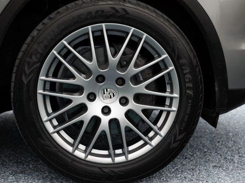 Used 2013 Porsche Cayenne Diesel AWD/4WD image 32