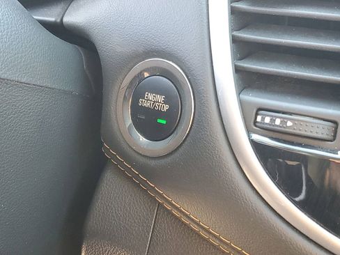 Used 2019 Chevrolet Trax LT w/ LT Convenience Package image 15