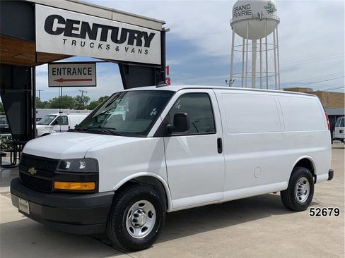Used 2021 Chevrolet Express 2500 RWD image 1