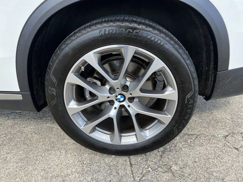 Used 2024 BMW X5 xDrive40i w/ Premium Package image 33