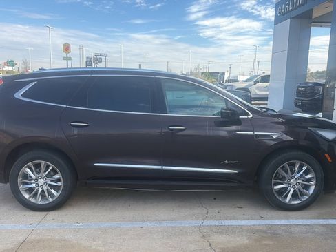 Used 2022 Buick Enclave Avenir w/ Avenir Technology Package image 5
