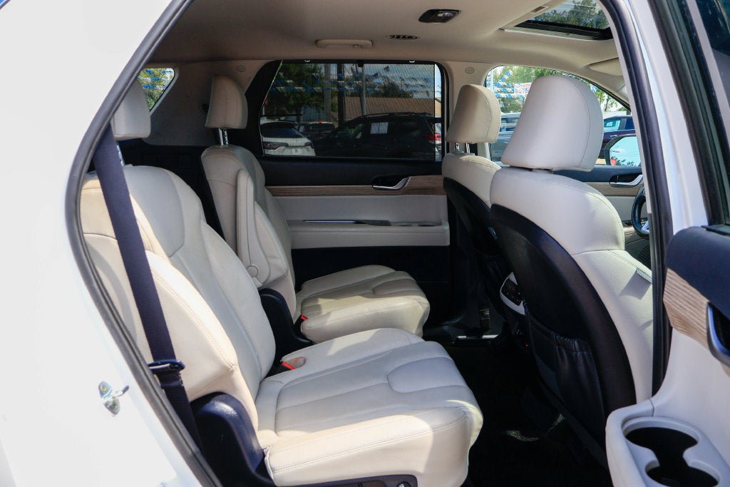 Used 2022 Hyundai Palisade SEL w/ Premium Package FWD image 10