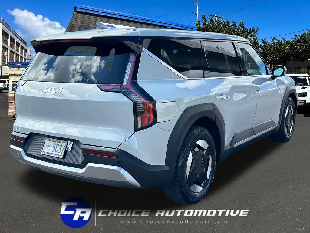 Used 2024 Kia EV9 Light Long Range RWD image 8