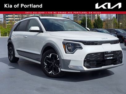 Used 2024 Kia Niro Wave w/ Wave Preserve Package