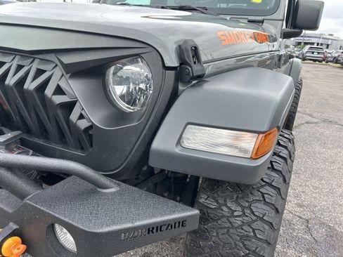 Used 2023 Jeep Wrangler Sport AWD/4WD image 9