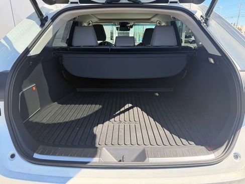 Used 2023 Toyota Venza Limited image 32