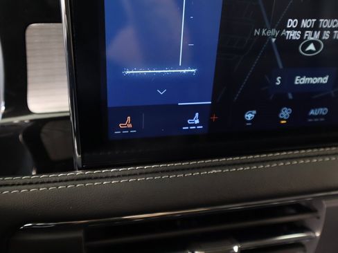 New 2026 Lincoln Corsair Premiere image 8