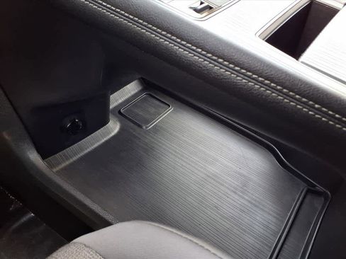 Certified 2025 Toyota Sienna LE FWD image 16
