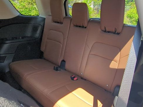 New 2026 Nissan Pathfinder Platinum FWD image 17