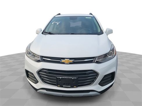 Used 2020 Chevrolet Trax LT w/ LT Convenience Package image 1