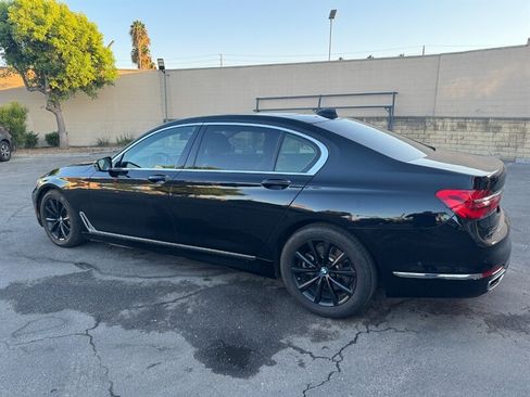 Used 2016 BMW 740i RWD image 9