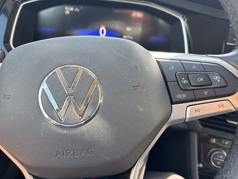 Used 2024 Volkswagen Jetta SE image 20