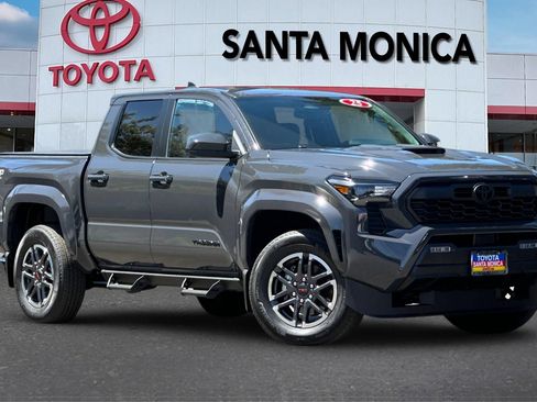 Used 2025 Toyota Tacoma TRD Sport AWD/4WD image 1