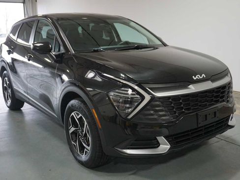 Used 2024 Kia Sportage LX image 5