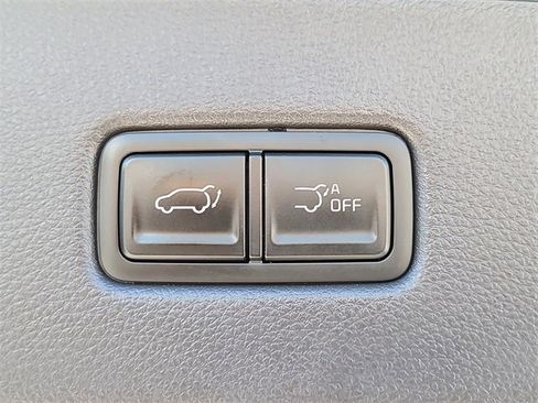 Used 2025 Kia Carnival SX Prestige image 9