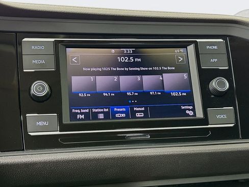 Used 2024 Volkswagen Jetta SE FWD image 16