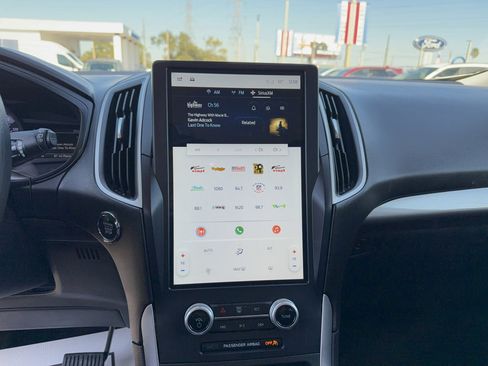 Certified 2022 Ford Edge SE w/ Black Appearance Package AWD/4WD image 18
