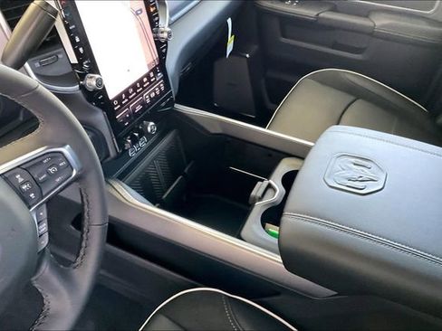 New 2026 RAM 2500 Laramie AWD/4WD image 7