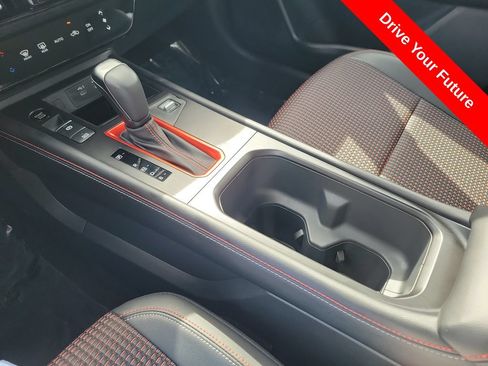 Used 2025 Nissan Kicks SR AWD/4WD image 17