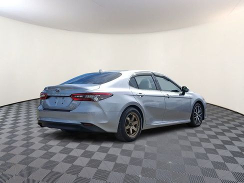 Used 2022 Toyota Camry XLE w/ Navigation Upgrade Package FWD image 5