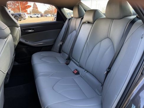 Used 2019 Toyota Avalon XLE image 28