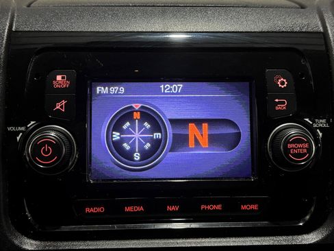 Used 2021 RAM ProMaster 2500 FWD image 7