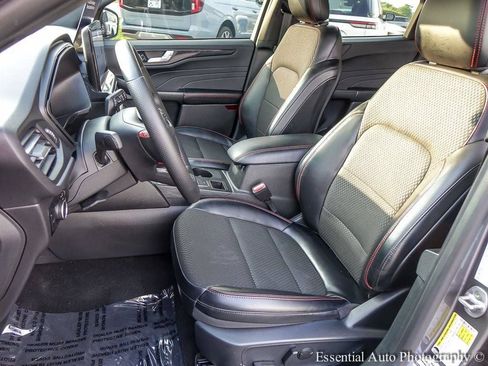 Used 2024 Ford Escape ST-Line w/ Tech Pack #1 AWD/4WD image 9