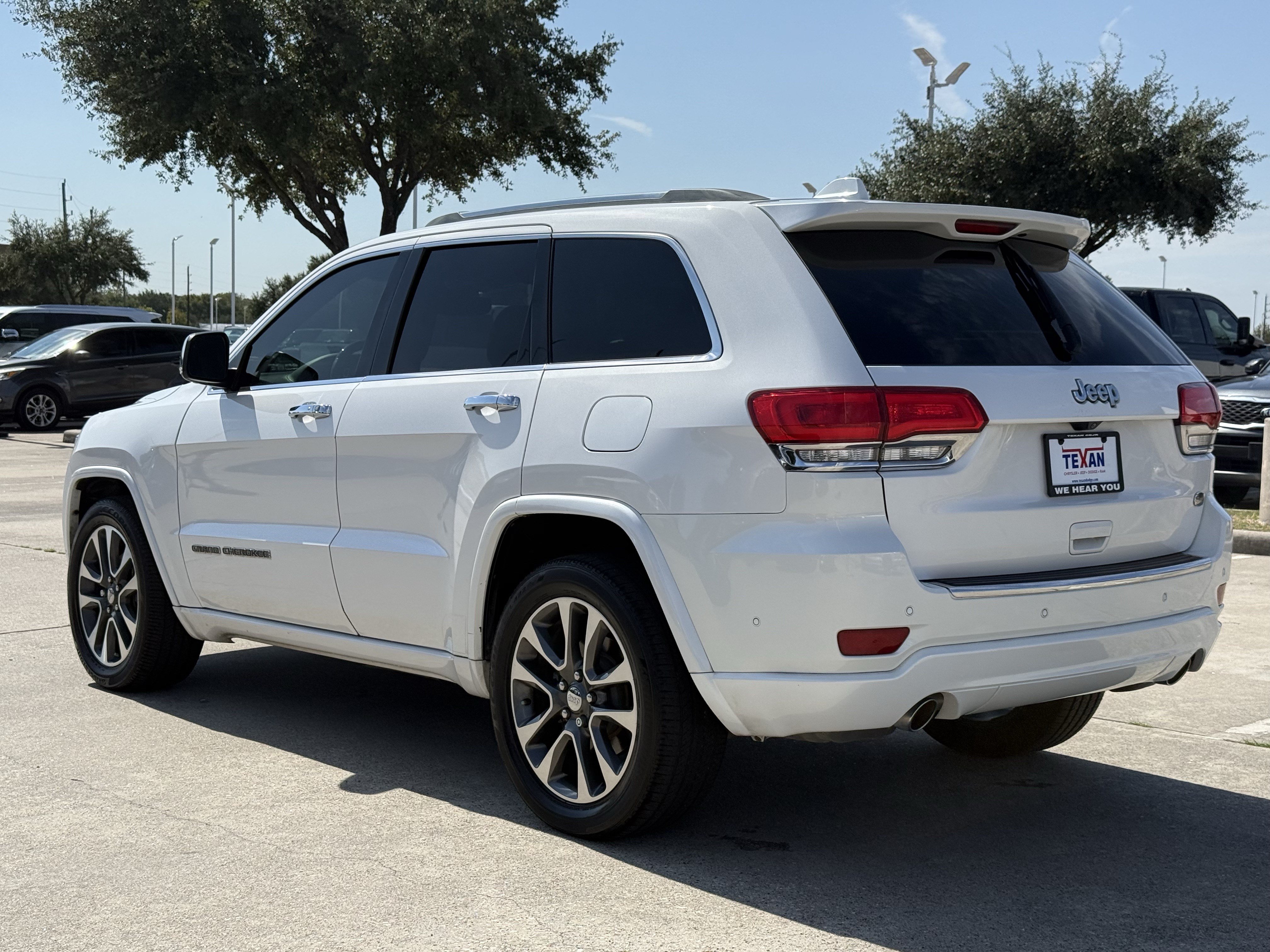Used 2018 Jeep Grand Cherokee Overland RWD image 7