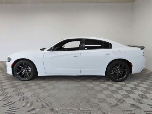 Used 2022 Dodge Charger SXT w/ Blacktop Package RWD image 5