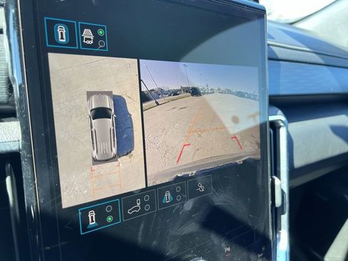 Used 2025 GMC Acadia Elevation image 15