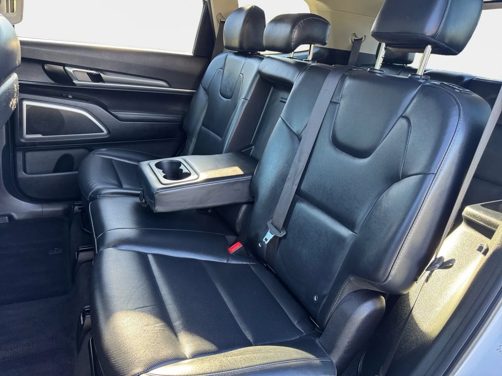 Used 2020 Kia Telluride S w/ S 8 Passenger Seating Package AWD/4WD image 11