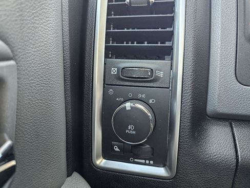 Used 2019 RAM 1500 Big Horn AWD/4WD image 43