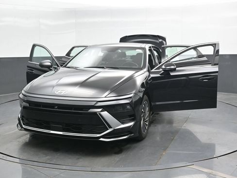 Used 2025 Hyundai Sonata Limited FWD image 47