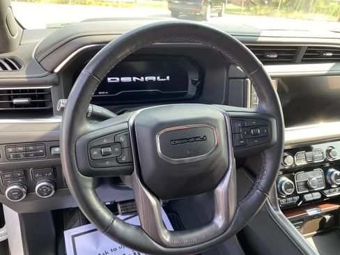 Used 2023 GMC Yukon Denali Ultimate AWD/4WD image 11