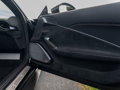 Certified 2022 Ferrari Roma image 42