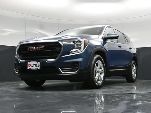 Used 2024 GMC Terrain SLE AWD/4WD image 59
