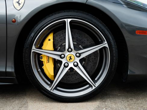 Used 2013 Ferrari 458 Italia Coupe RWD image 35