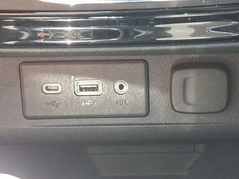 Used 2023 Buick Encore GX Select w/ Sport Touring Package FWD image 25