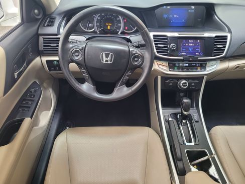 Used 2014 Honda Accord Touring image 16