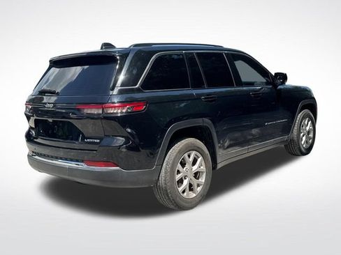 Used 2023 Jeep Grand Cherokee Limited AWD/4WD image 6