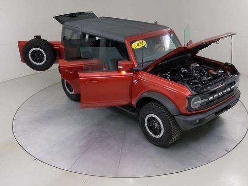 Certified 2023 Ford Bronco Outer Banks w/ Sasquatch Package AWD/4WD image 46
