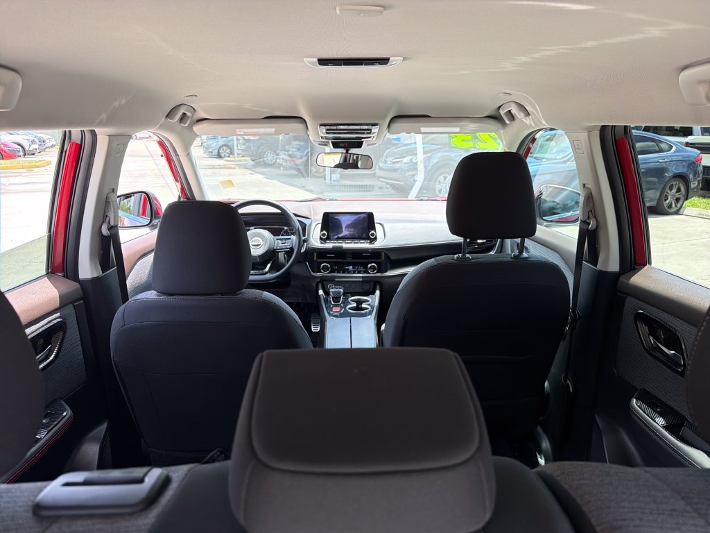 Certified 2023 Nissan Rogue SV FWD image 34